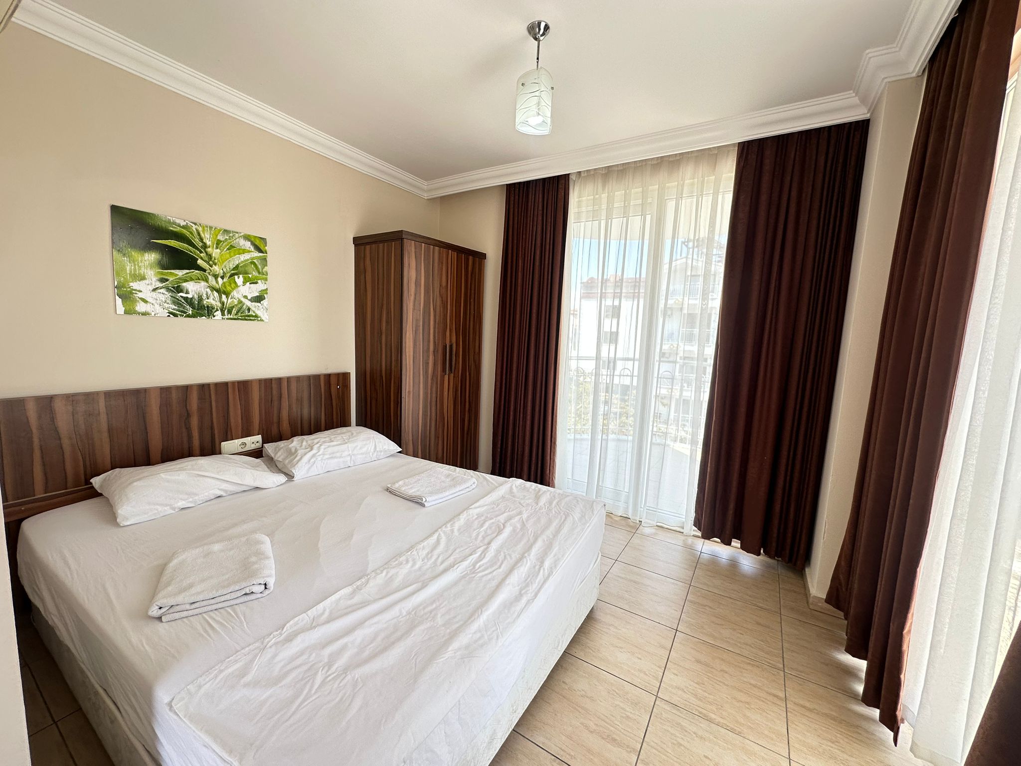 Un Side Hotel